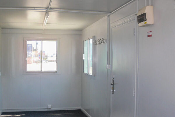 Contenedor 20' office + cocina y aseo - Imagen 3
